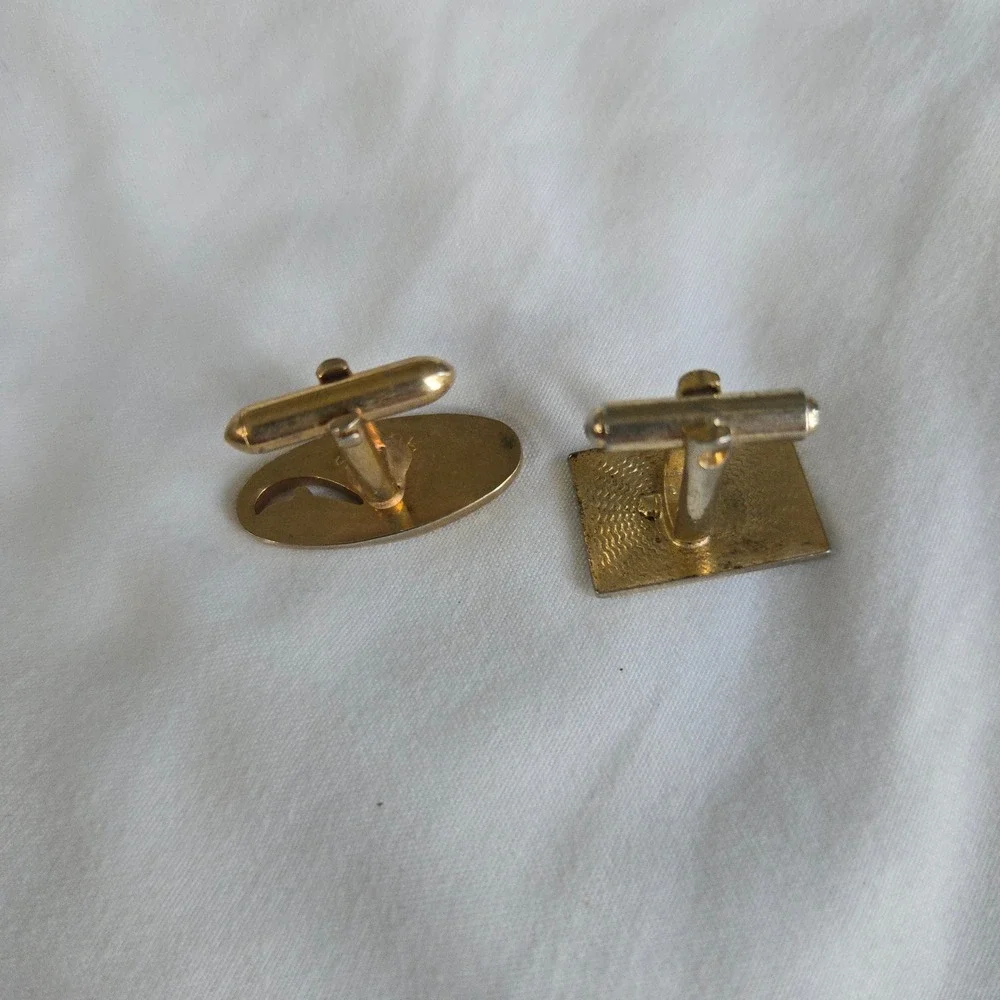 VTG Gold Cufflinks Mismatched Mens OS Rectangular Oval Swirl Geometric Unbranded